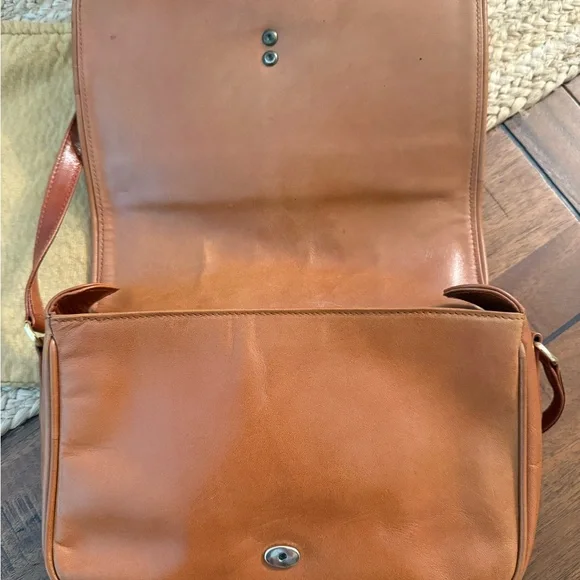 Yves Saint Laurent Brown Crossbody Bag- Authenticity provided - Picture 4 of 8